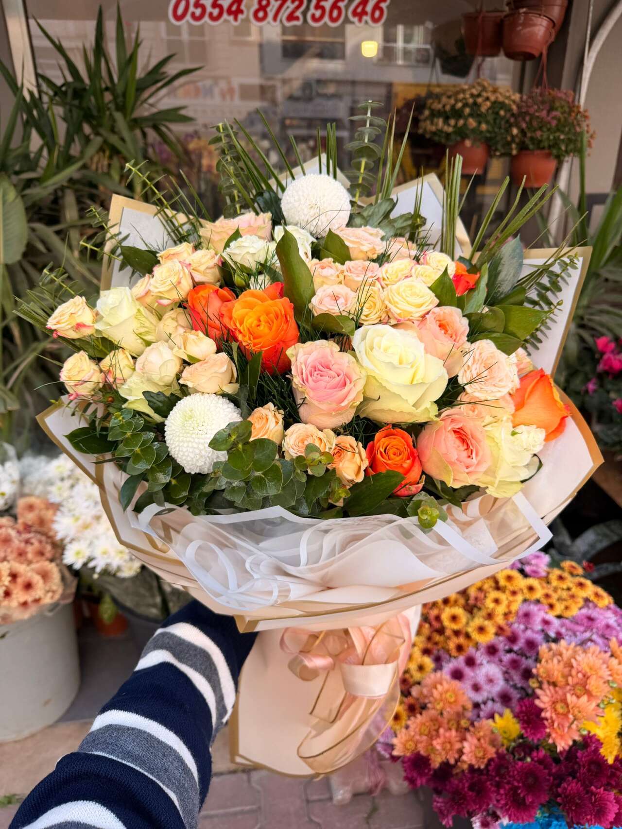 Öğretmenler Günü Öncesi Muğla'da Çiçekçilerde Yoğunluk: Karanfil ve Orkide Zirvede 3